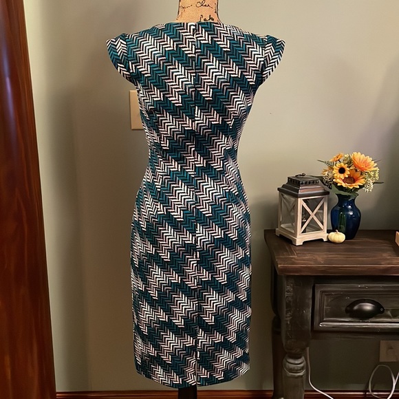 White House Black Market dress size 4. NWT. - Picture 9 of 15